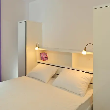 Solna 11 * קולובז'ג